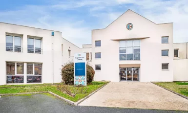 Façade de l'EHPAD la Clairière aux chênes Korian