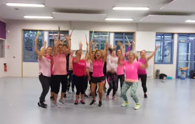 Photo centre culturel groupe de femme