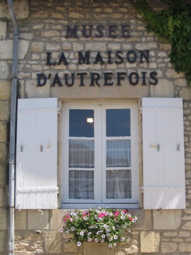 Vue de la fenêtre du musée