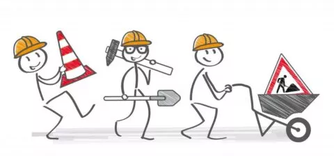 dessin représentant des bonhomme en filaire tenant différents accessoires pour travaux dont un cône, une brouette, une pelle et un triangle de signalisation, rue du commerce