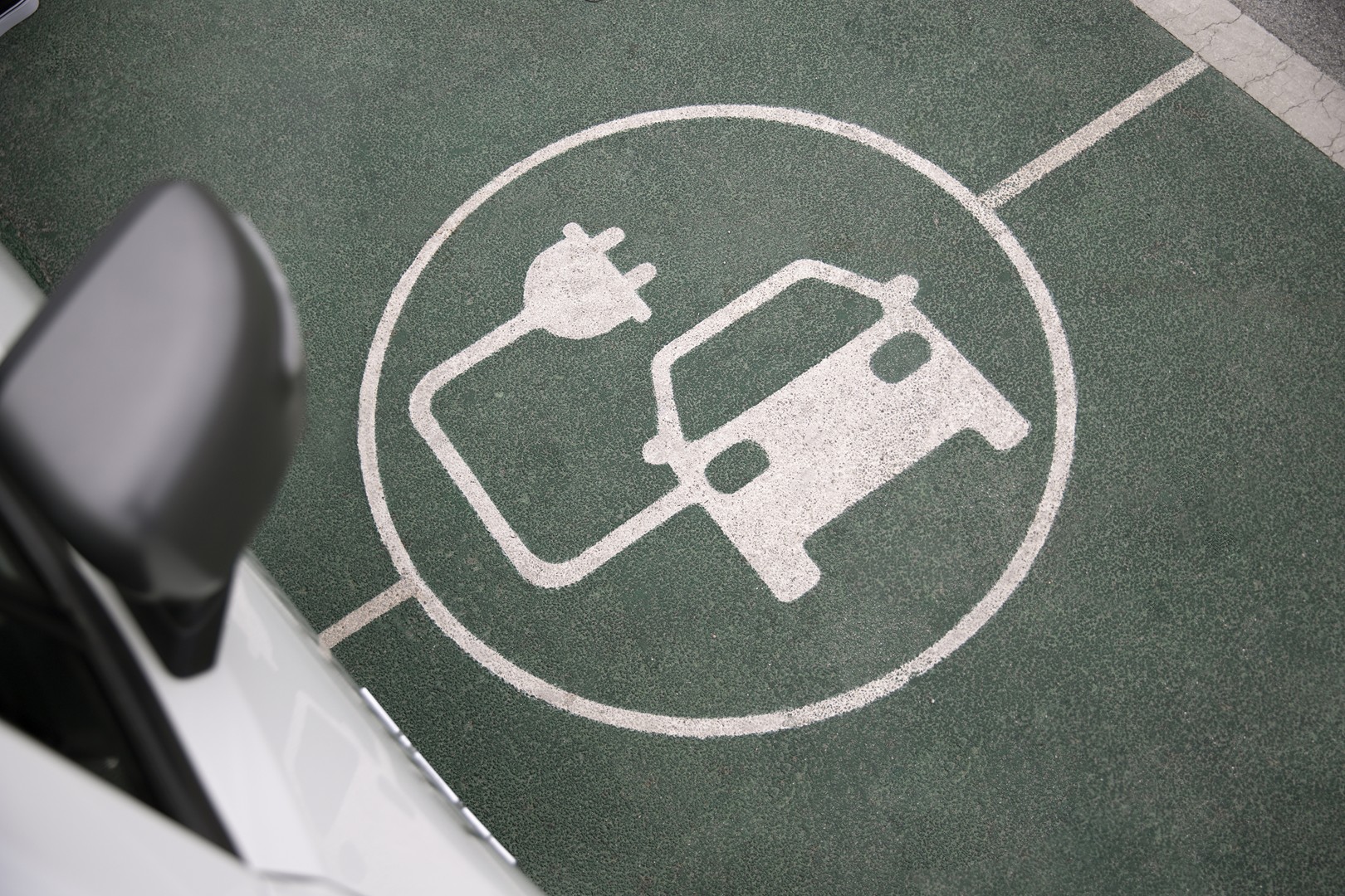 gros-plan-sur-la-recharge-des-voitures-électriques