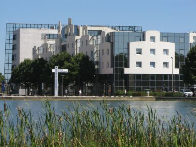 logements sociaux futuroscope avec vue sur le lac de la technopole
